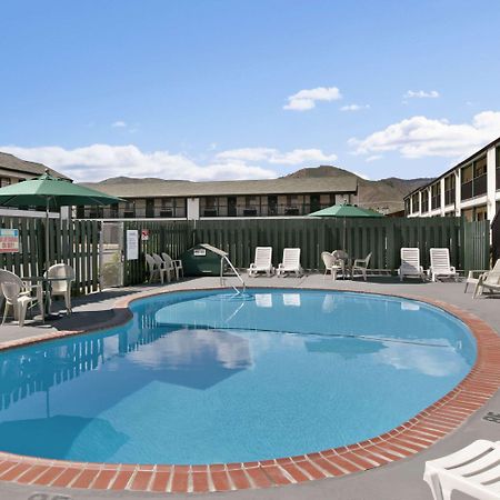Travelodge By Wyndham Wenatchee Exterior foto